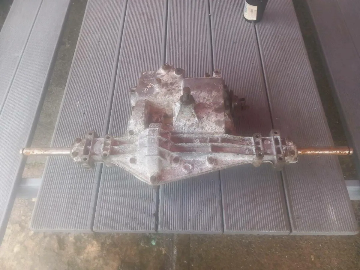 Husqvarna/peerless manual gearbox for sale - Image 2