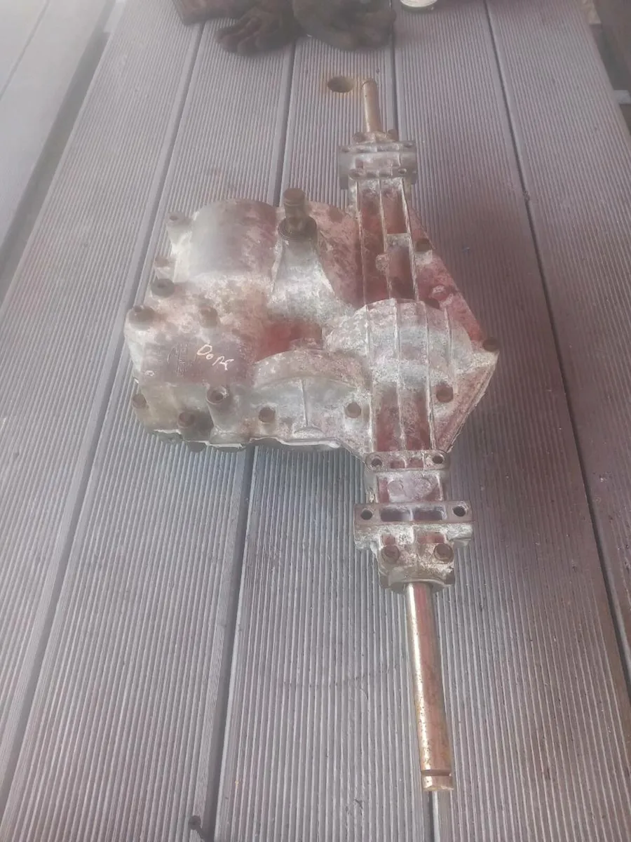 Husqvarna/peerless manual gearbox for sale - Image 3