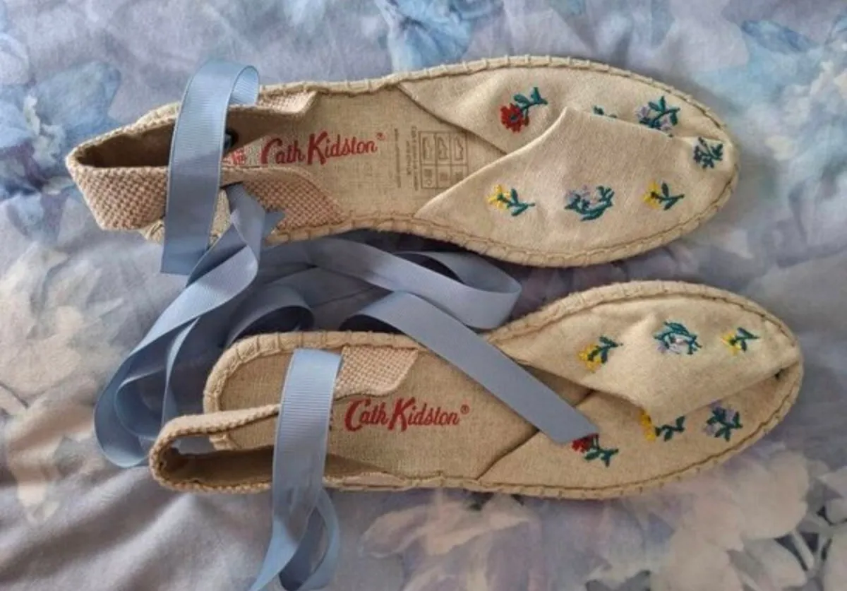 Ladies shoes - Image 2