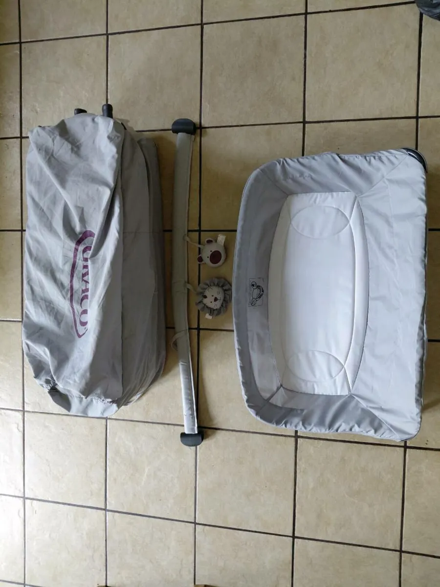 Travel cot - Image 1