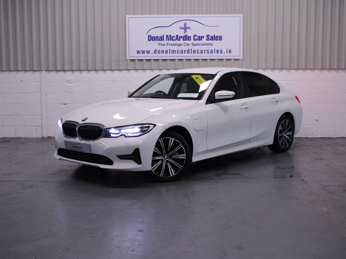 BMW 3-Series 2021 - Image 1