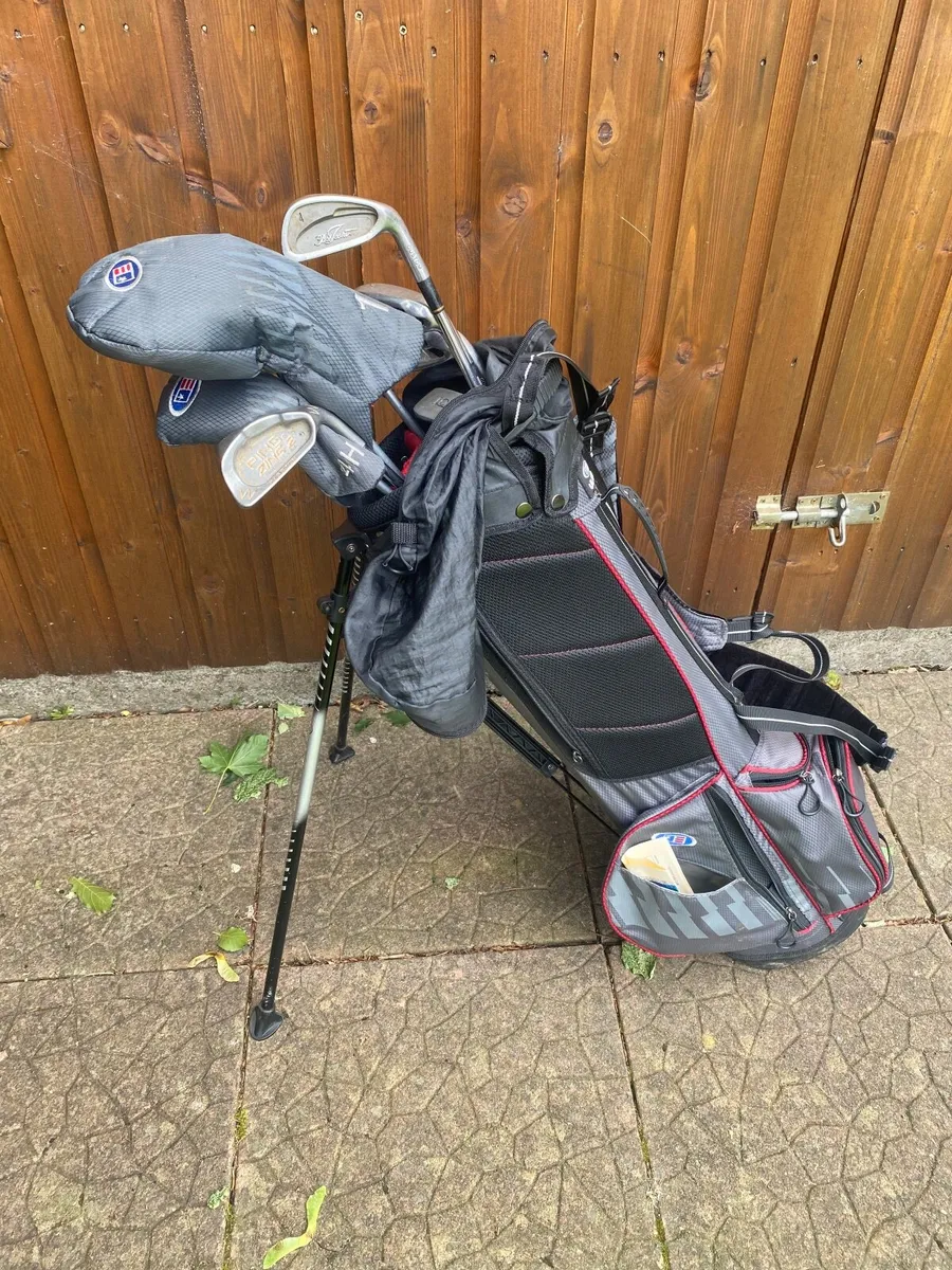 Junior golf clubs and bag - Image 3