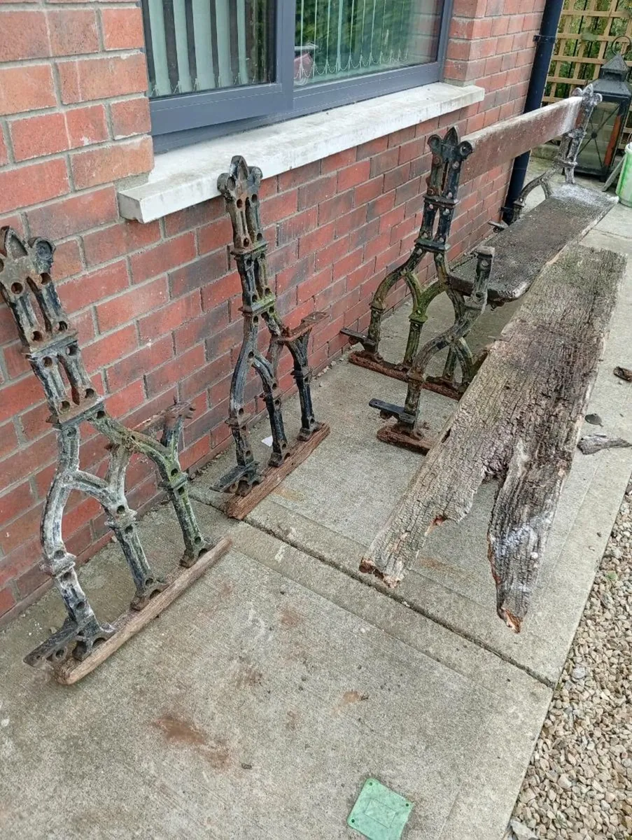 Old cast iron benches - Image 2