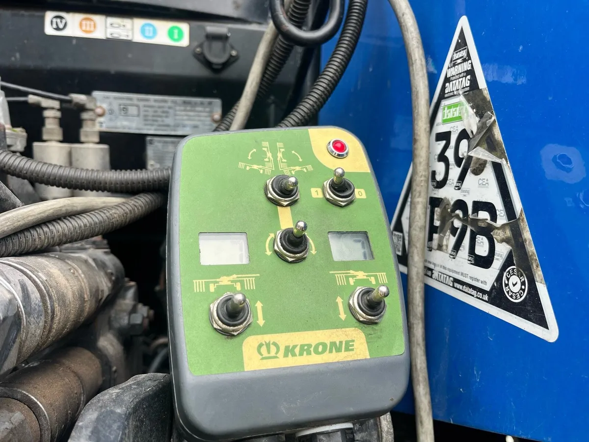 Krone Swadro TC930 Plus Rake - Image 4