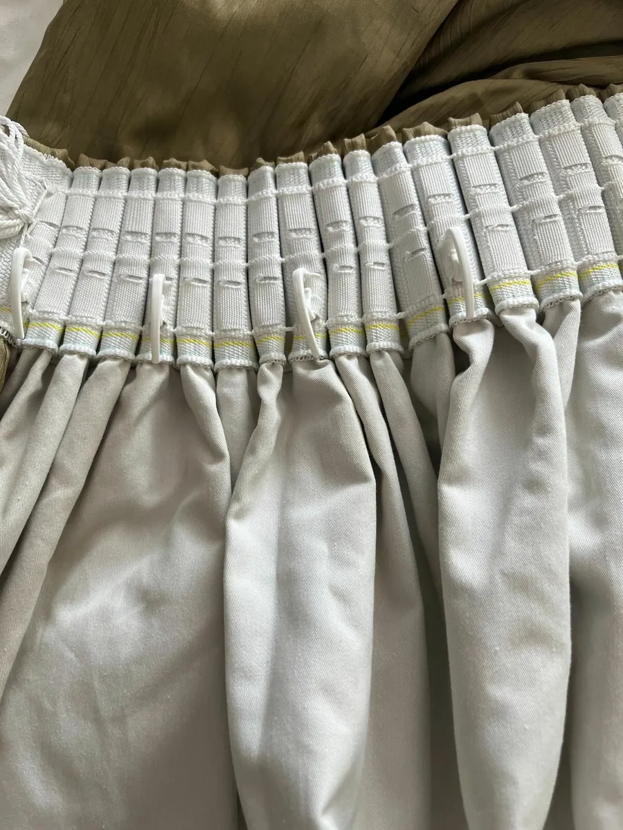 Curtains - Image 2