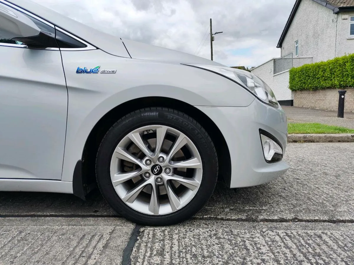 Hyundai i40 1.7 CRDi Executive - Image 2