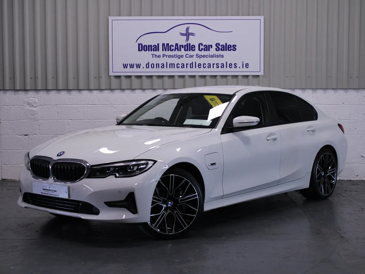BMW 3-Series 2022 - Image 1