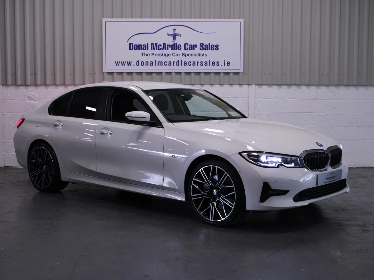 BMW 3-Series 2022 - Image 4
