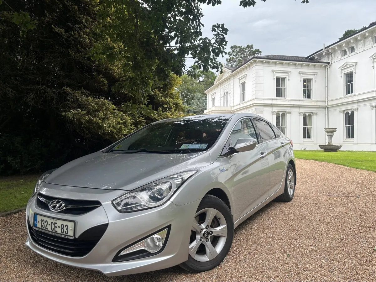 132 Hyundai i40 executive model high spec 1.7 CRD - Image 2