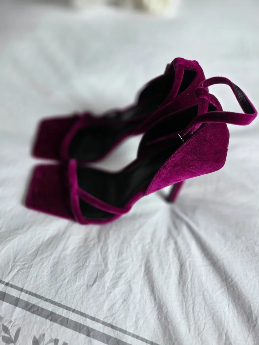 Shoes - Image 3