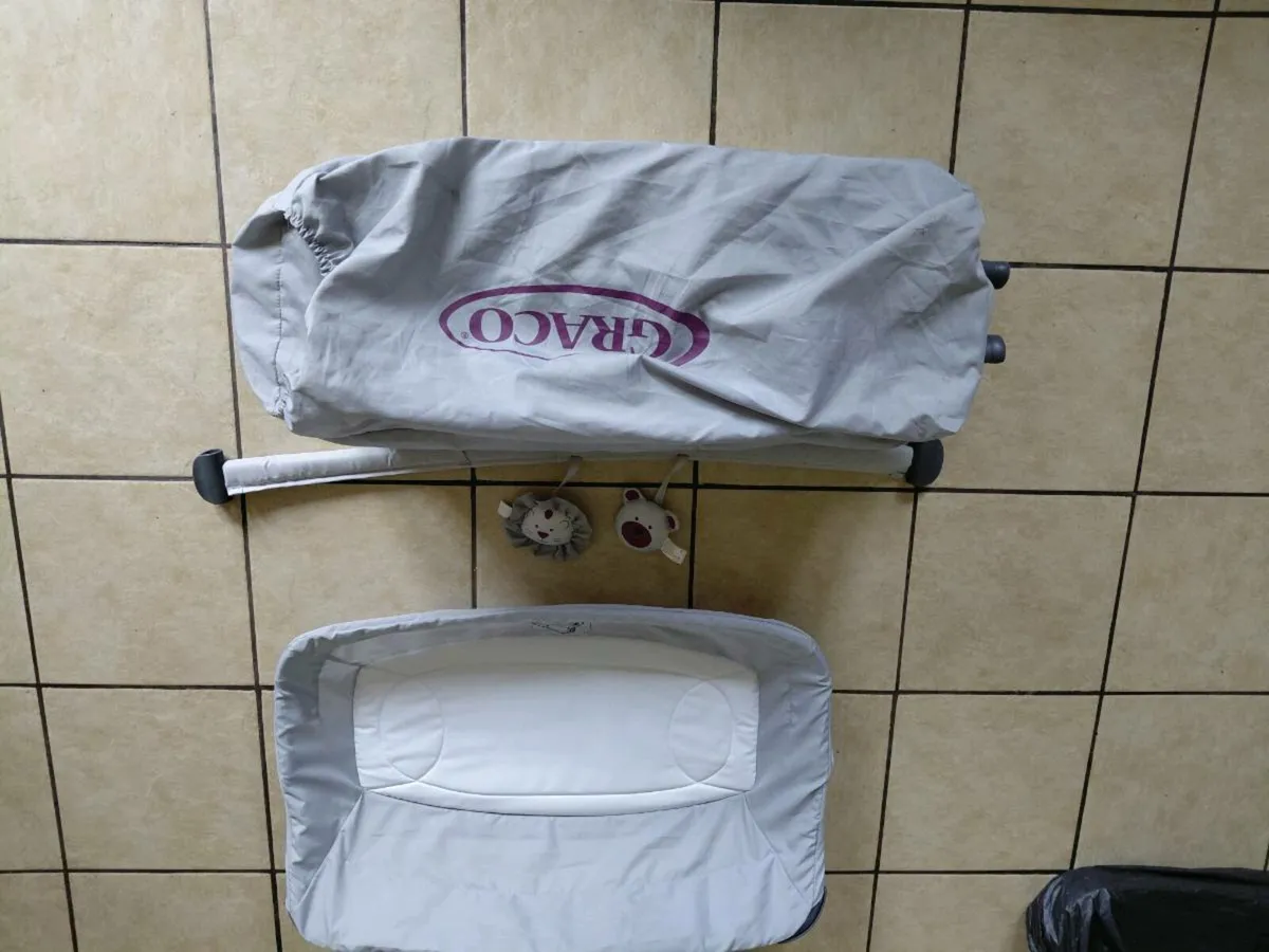 Travel cot - Image 2