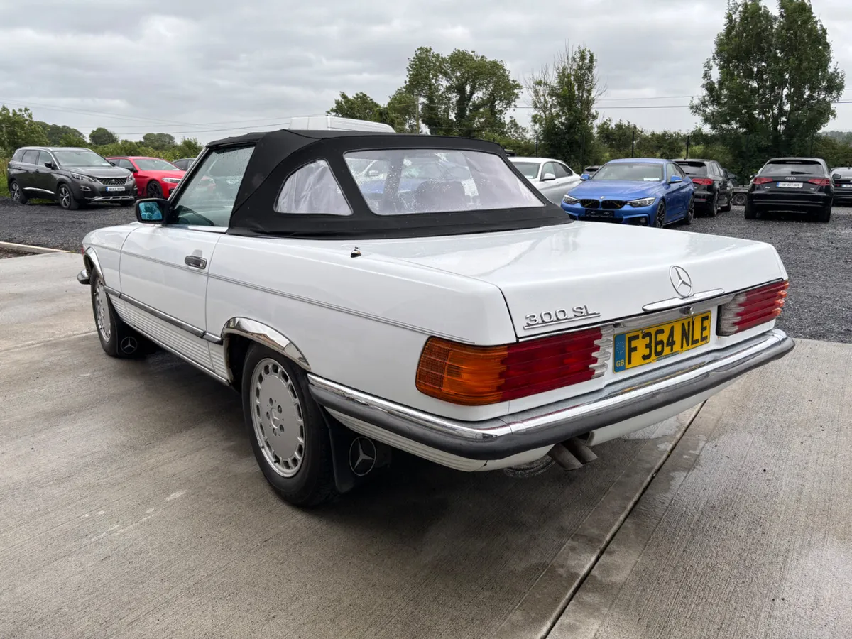 STUNNING 1988 MERCEDES-BENZ 300 - Image 4