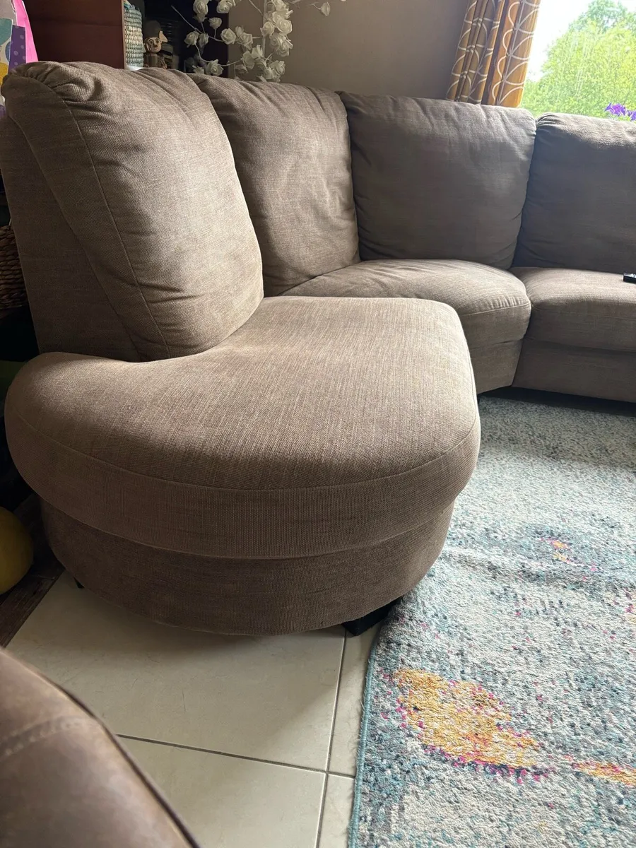 Corner sofa/ corner couch  in good condition - Image 1