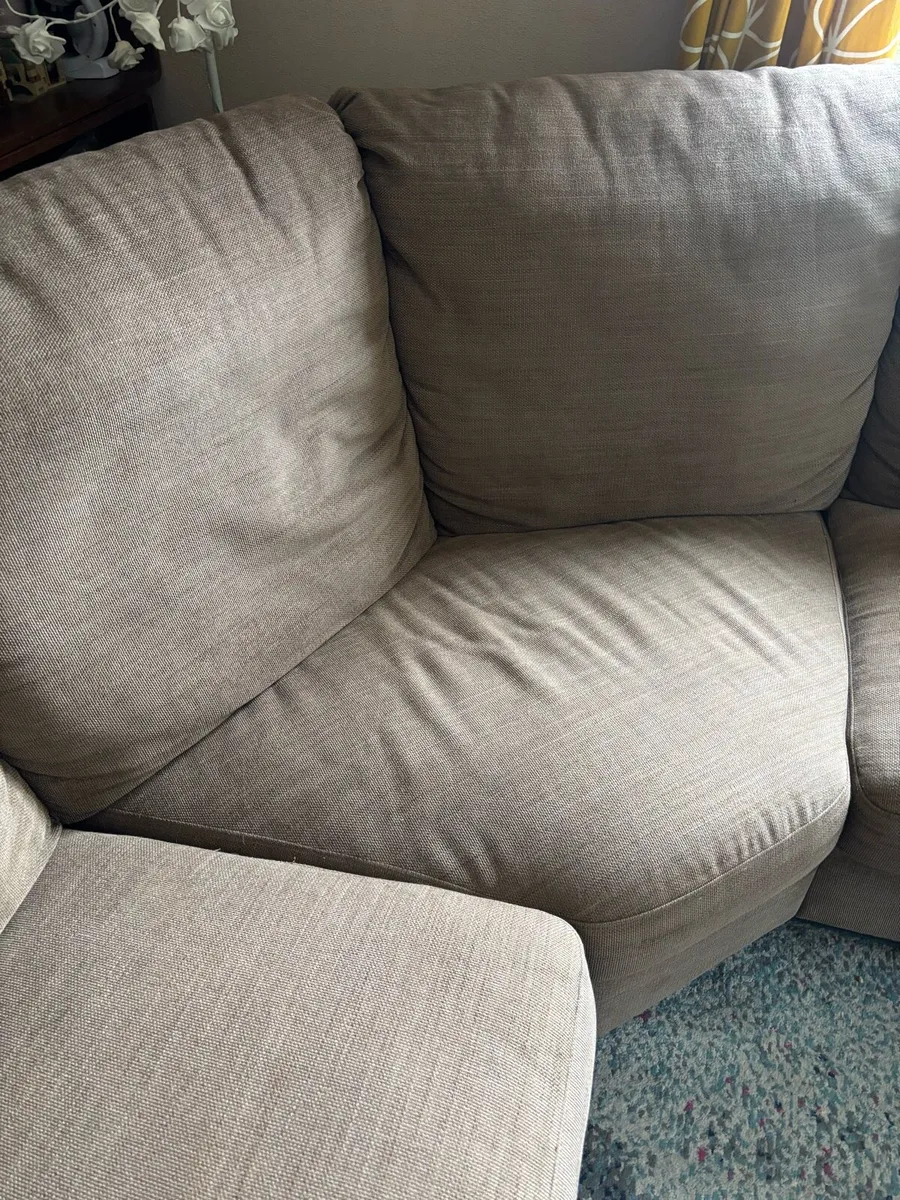 Corner sofa/ corner couch  in good condition - Image 2