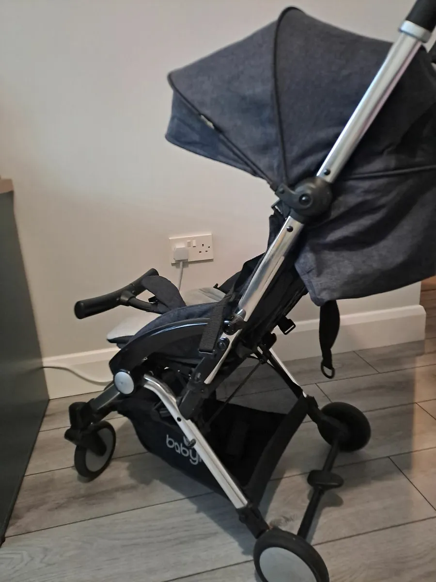 Lightweight buggy, perfect for traveling - Image 3