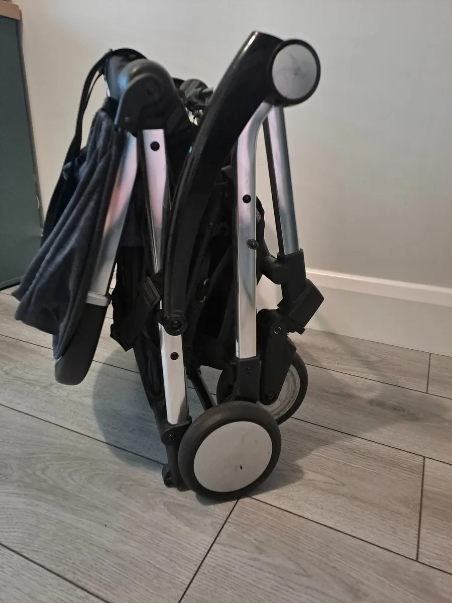 Lightweight buggy, perfect for traveling - Image 4