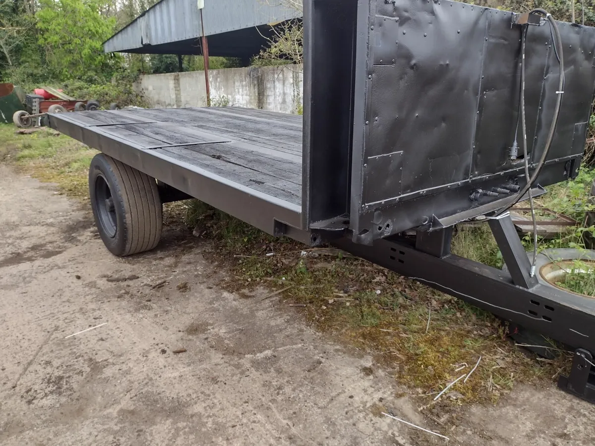 Low loader , bowser, truck hitch - Image 3