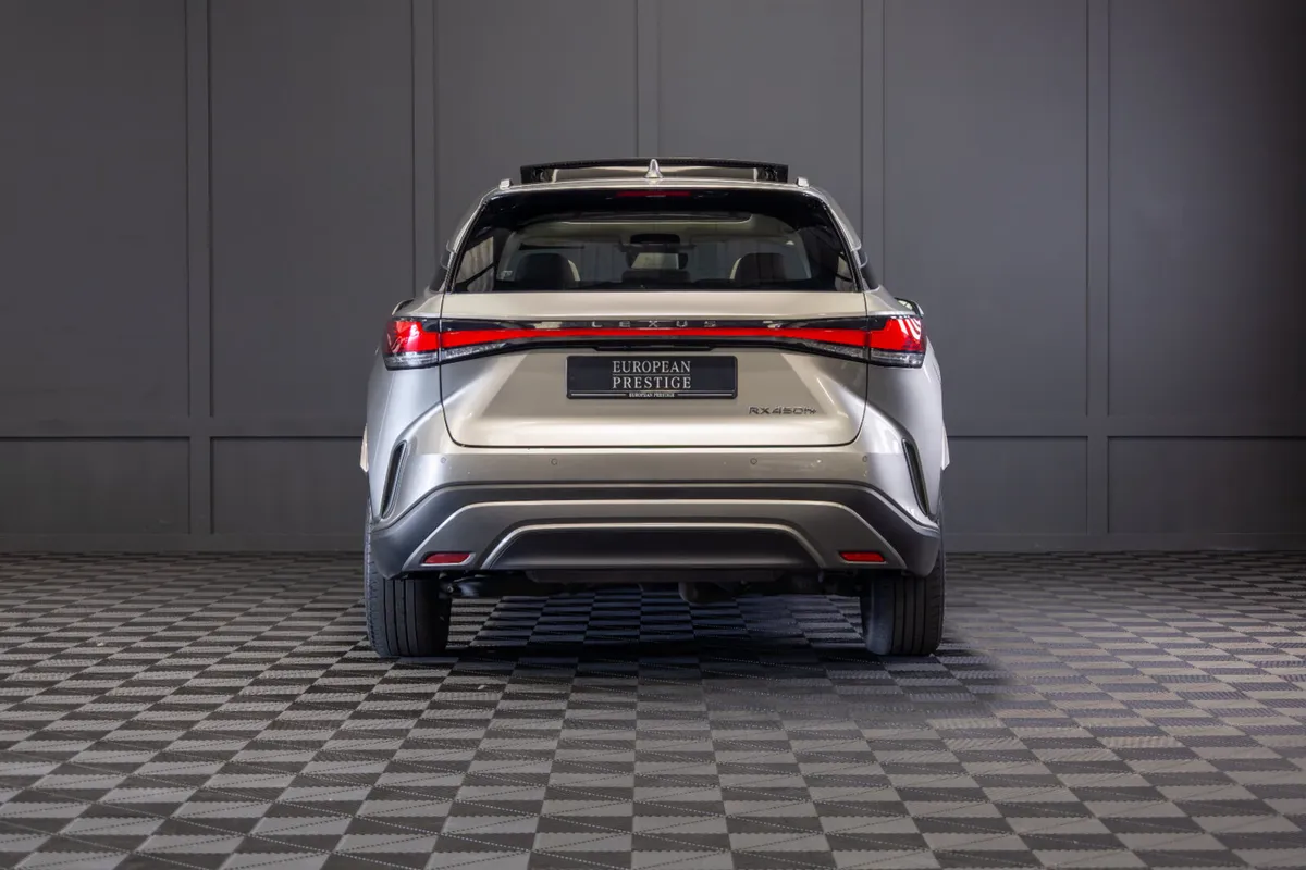 2023 Lexus RX 450h+ Luxury - Image 4