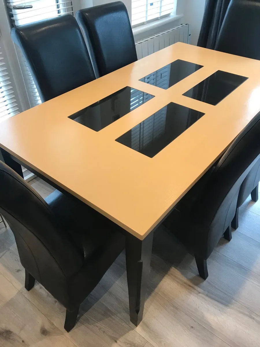 Stylish kitchen table and 6 chairs - Image 2