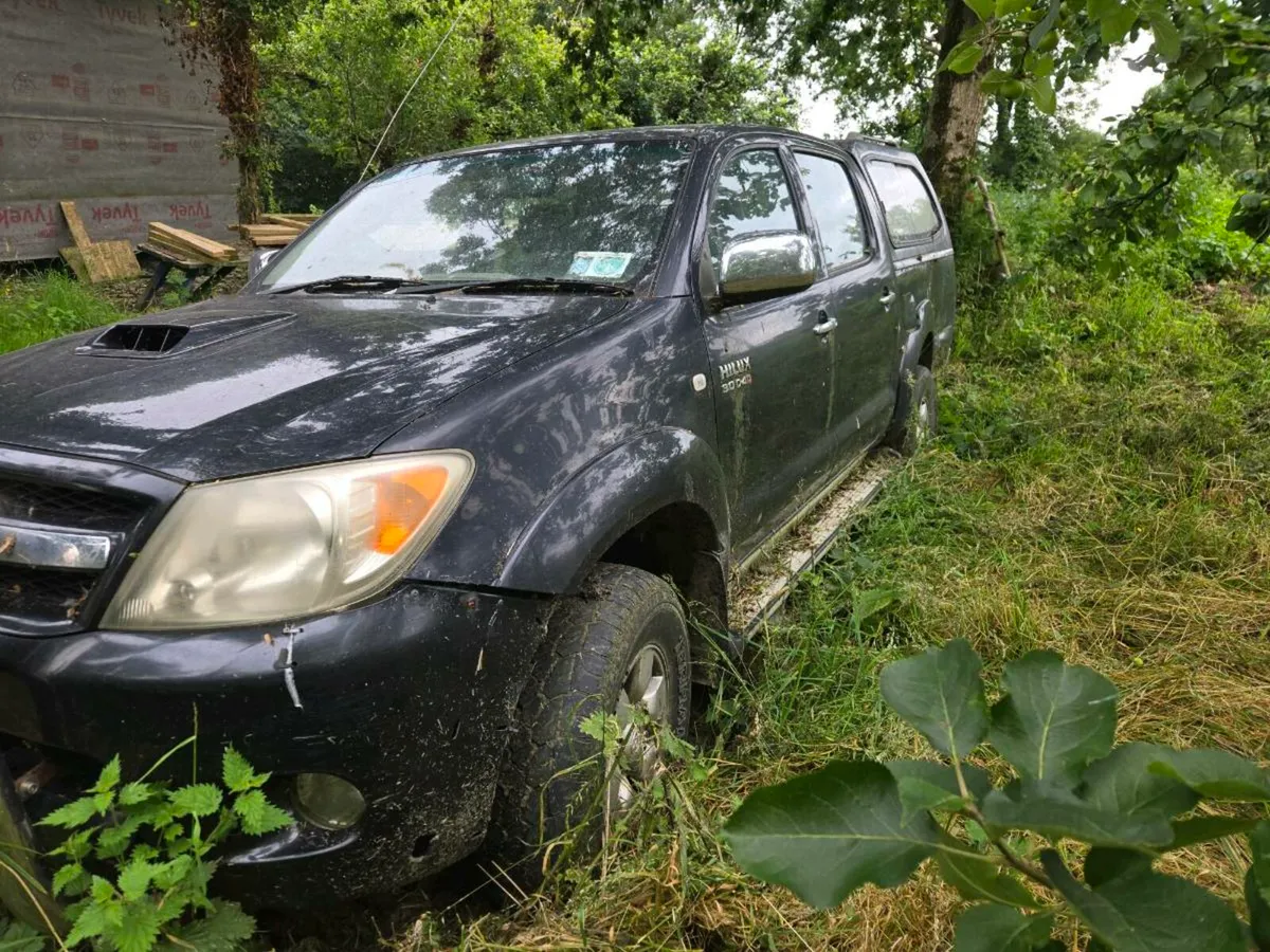 Toyota Hilux 2007 for parts - Image 3