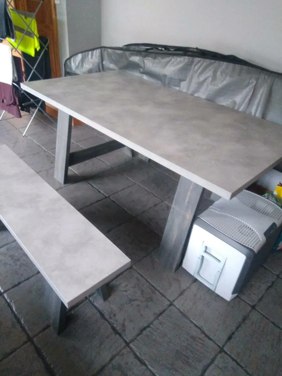 Kitchen table - Image 2