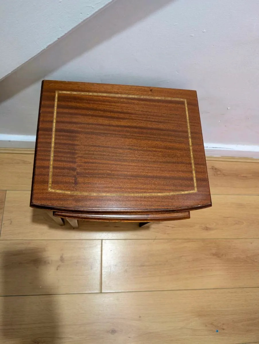 Nest of 2 Mahogany tables - Image 2