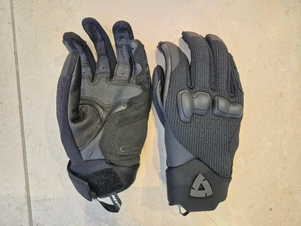 Motorbike Helmet + Gloves + Boots - Image 3