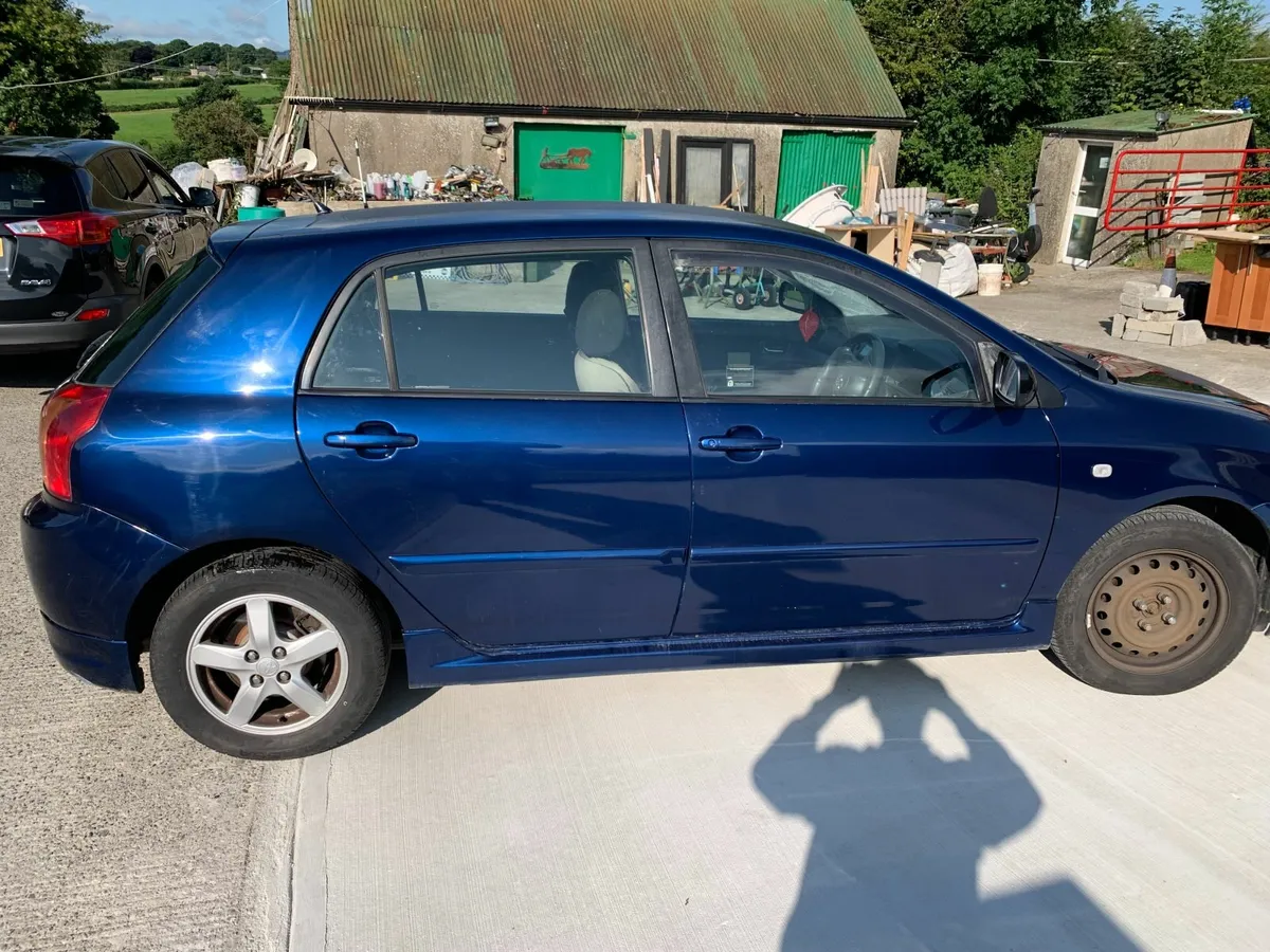 Toyota Corolla 2005 - Image 2