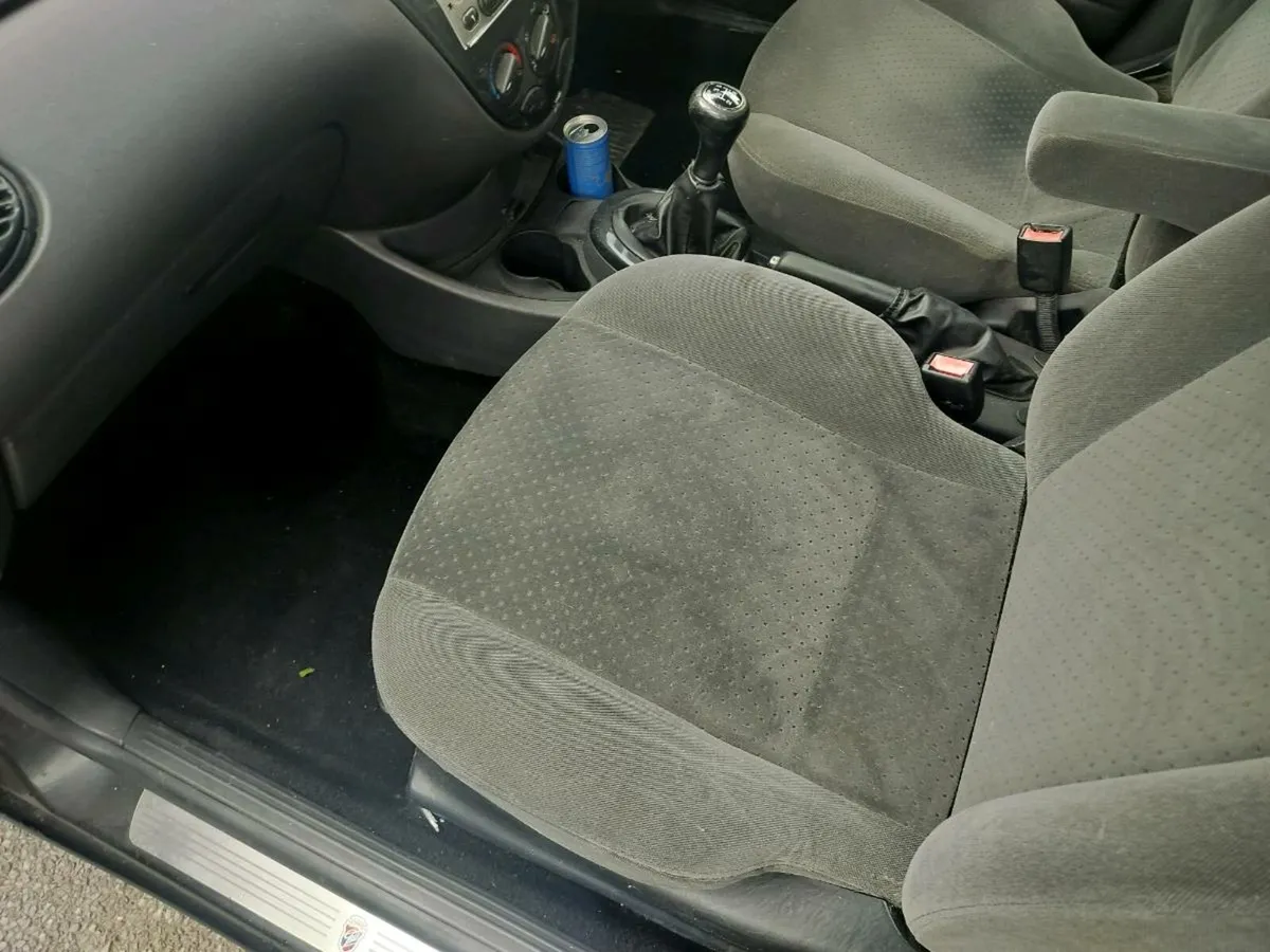 Car - Image 4