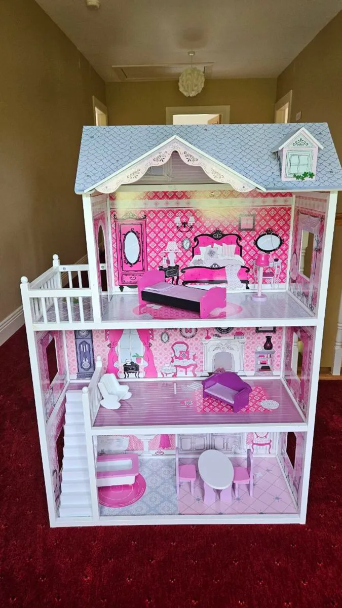 Wooden Doll House - Image 1
