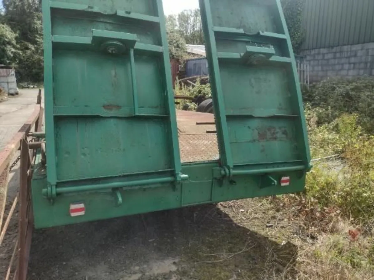 Low loader , bowser, truck hitch - Image 2