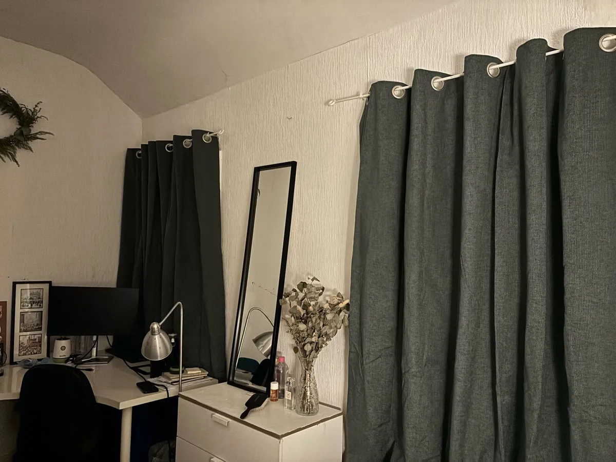 Curtains - Image 2