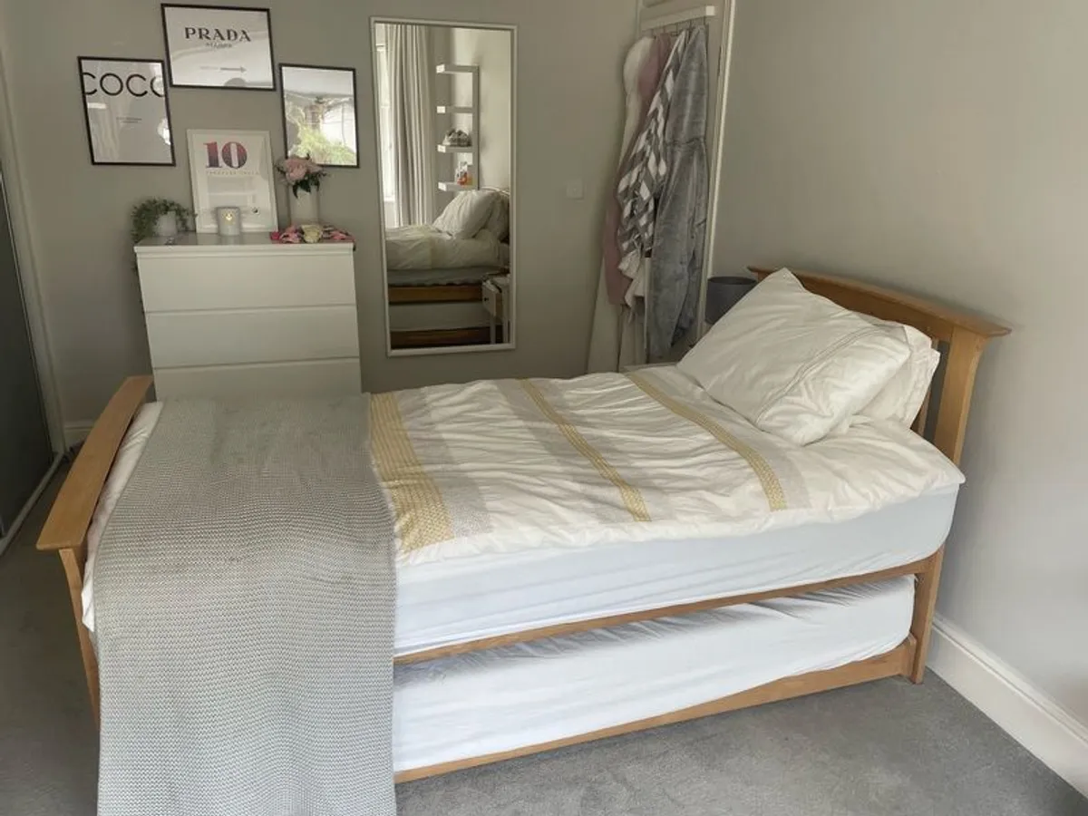 Single bed (plus 2nd bed stored beneath) - Image 1