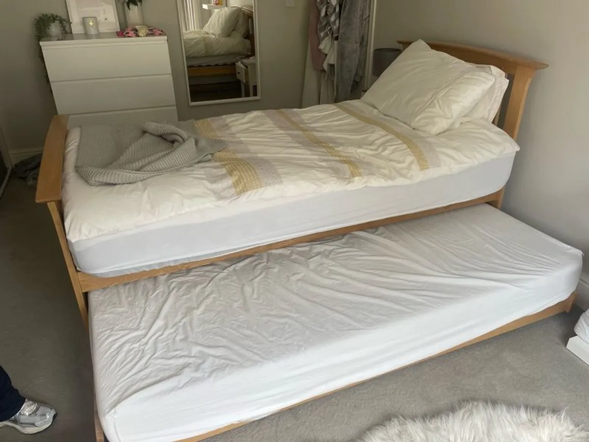 Single bed (plus 2nd bed stored beneath) - Image 2