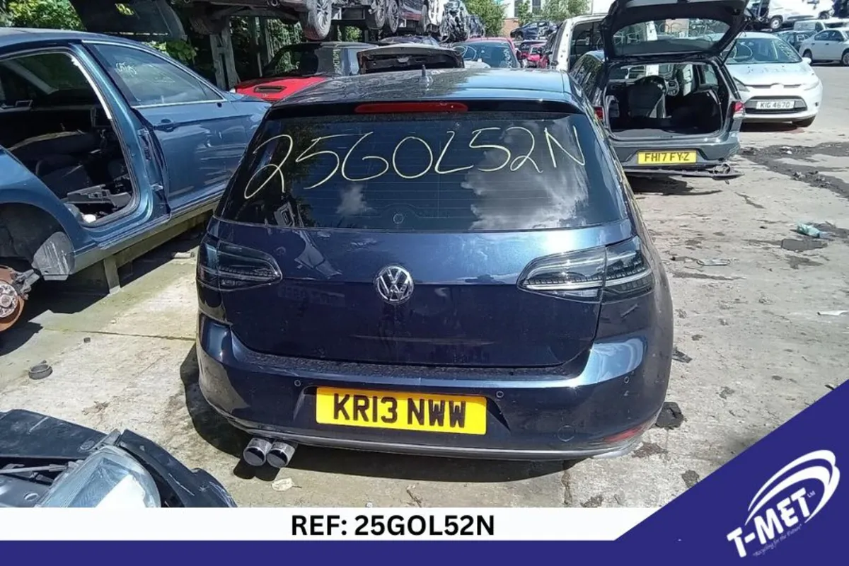 2013 VOLKSWAGEN GOLF BREAKING FOR PARTS - Image 4