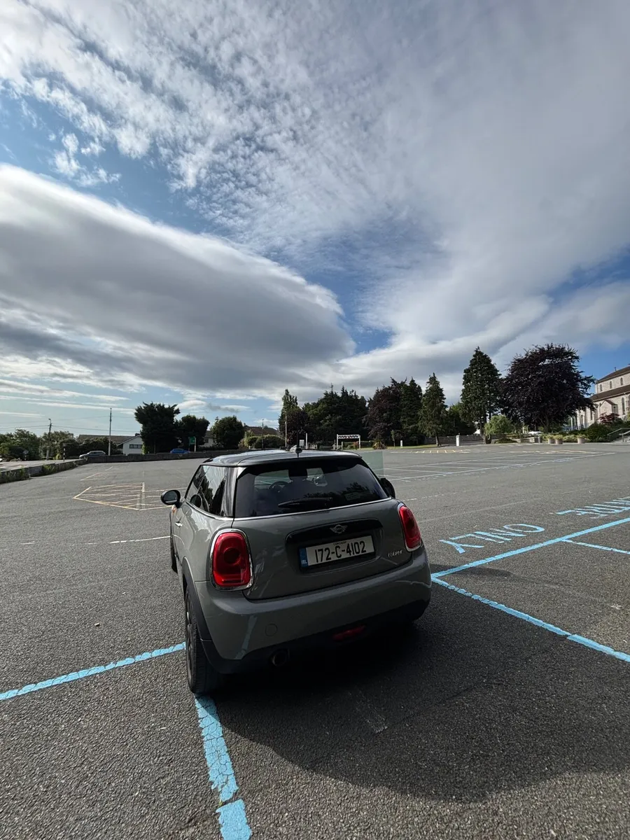 Mini Cooper 2017 - Image 2