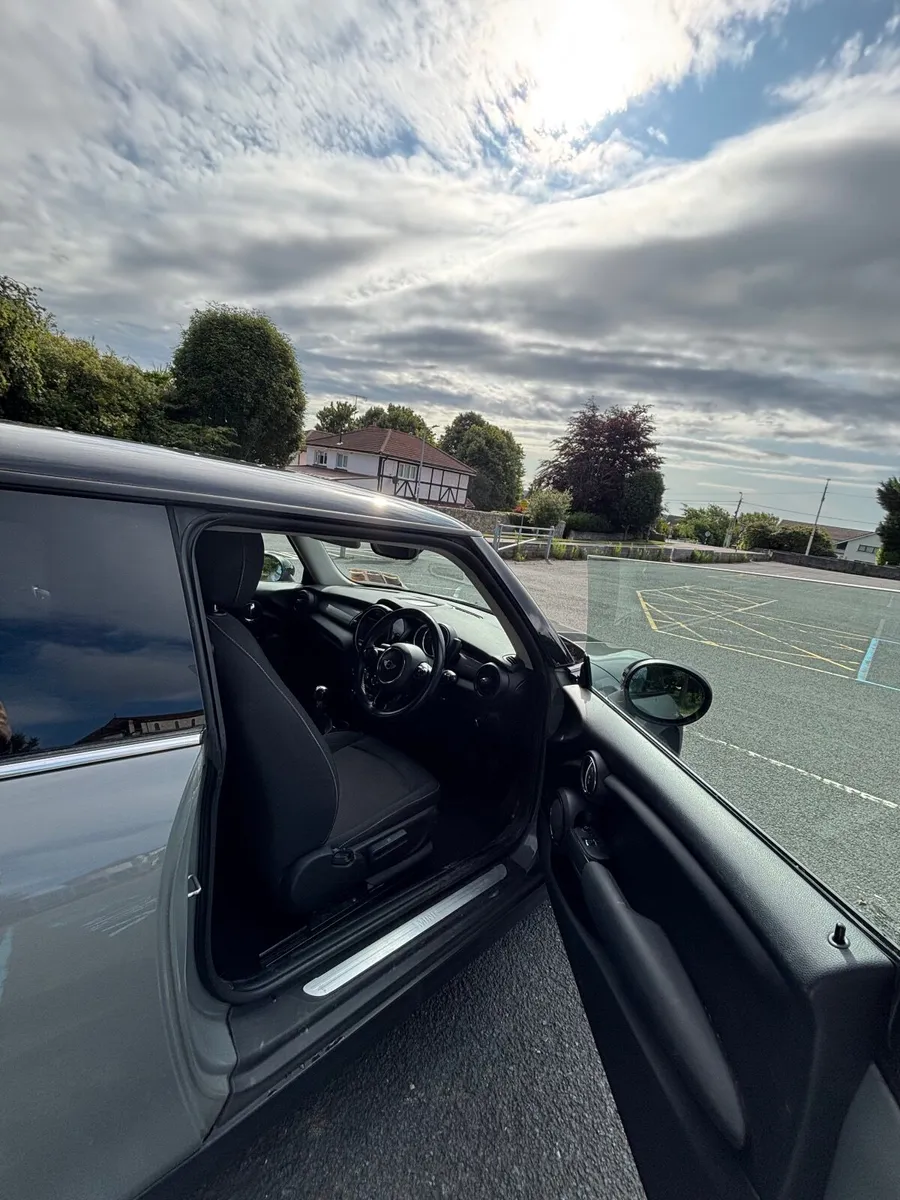 Mini Cooper 2017 - Image 4