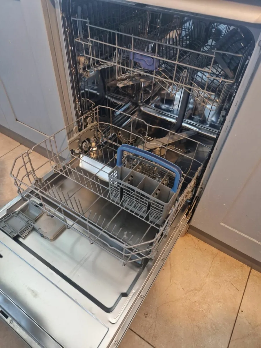 Dishwasher - Image 2