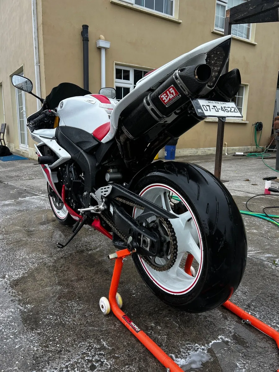 Yamaha R1 - Image 2