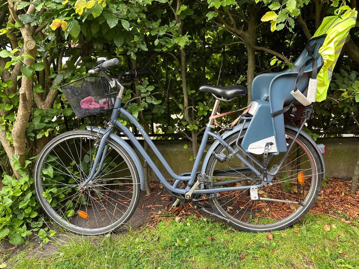 Woman’s decathlon Bike - Image 2