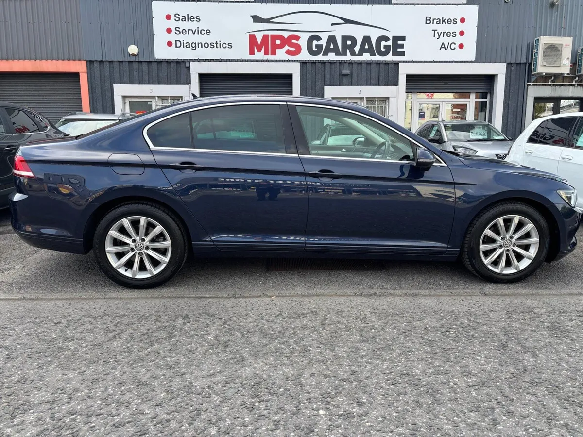 Volkswagen Passat 2.0 TDI SE Business BMT 150PS 4D - Image 1