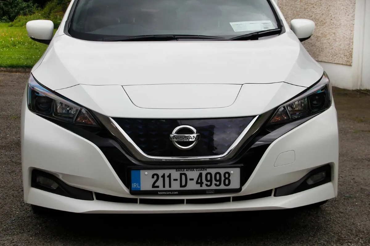 Nissan Leaf 40K EV SV 40KW - Image 2
