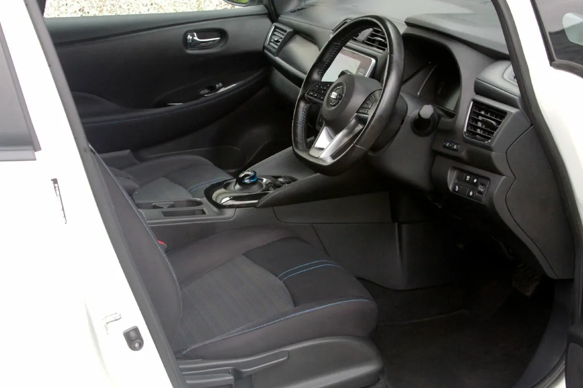 Nissan Leaf 40K EV SV 40KW - Image 4