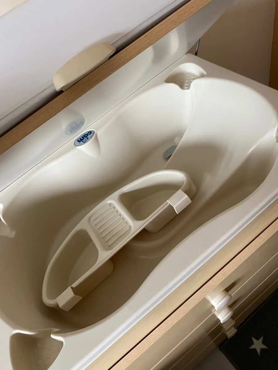 Chest of Drawers with built in baby bath - Image 3