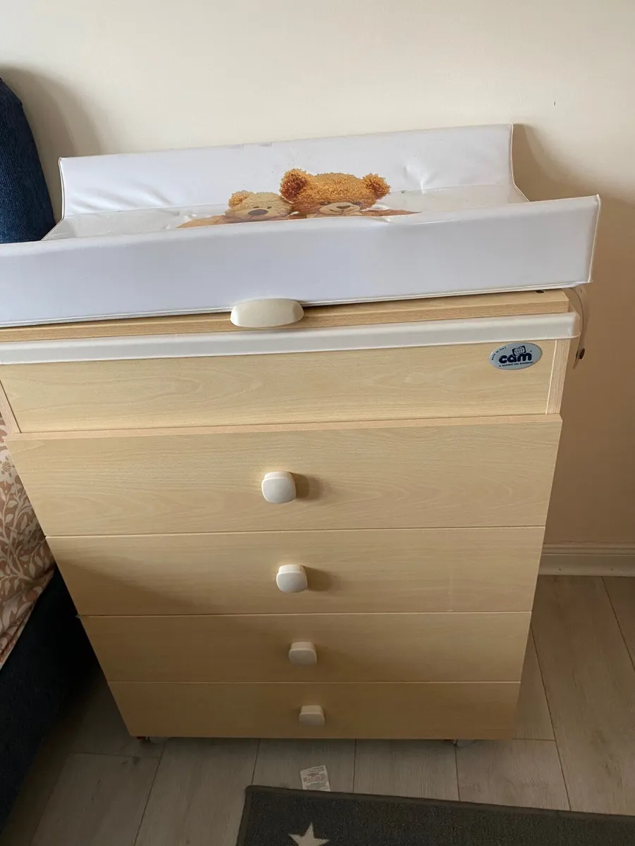 Chest of Drawers with built in baby bath - Image 1