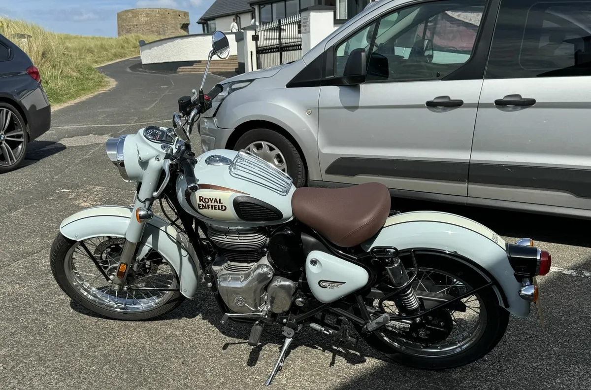 ROYAL ENFIELD Classic 2024 - Image 4