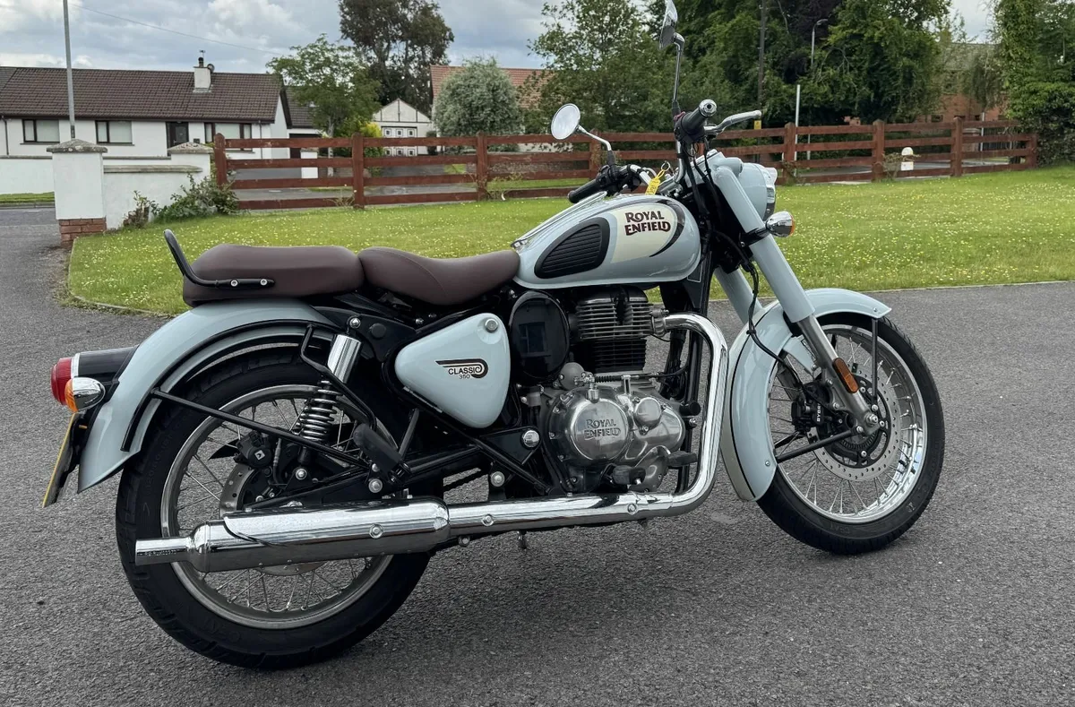 ROYAL ENFIELD Classic 2024 - Image 1
