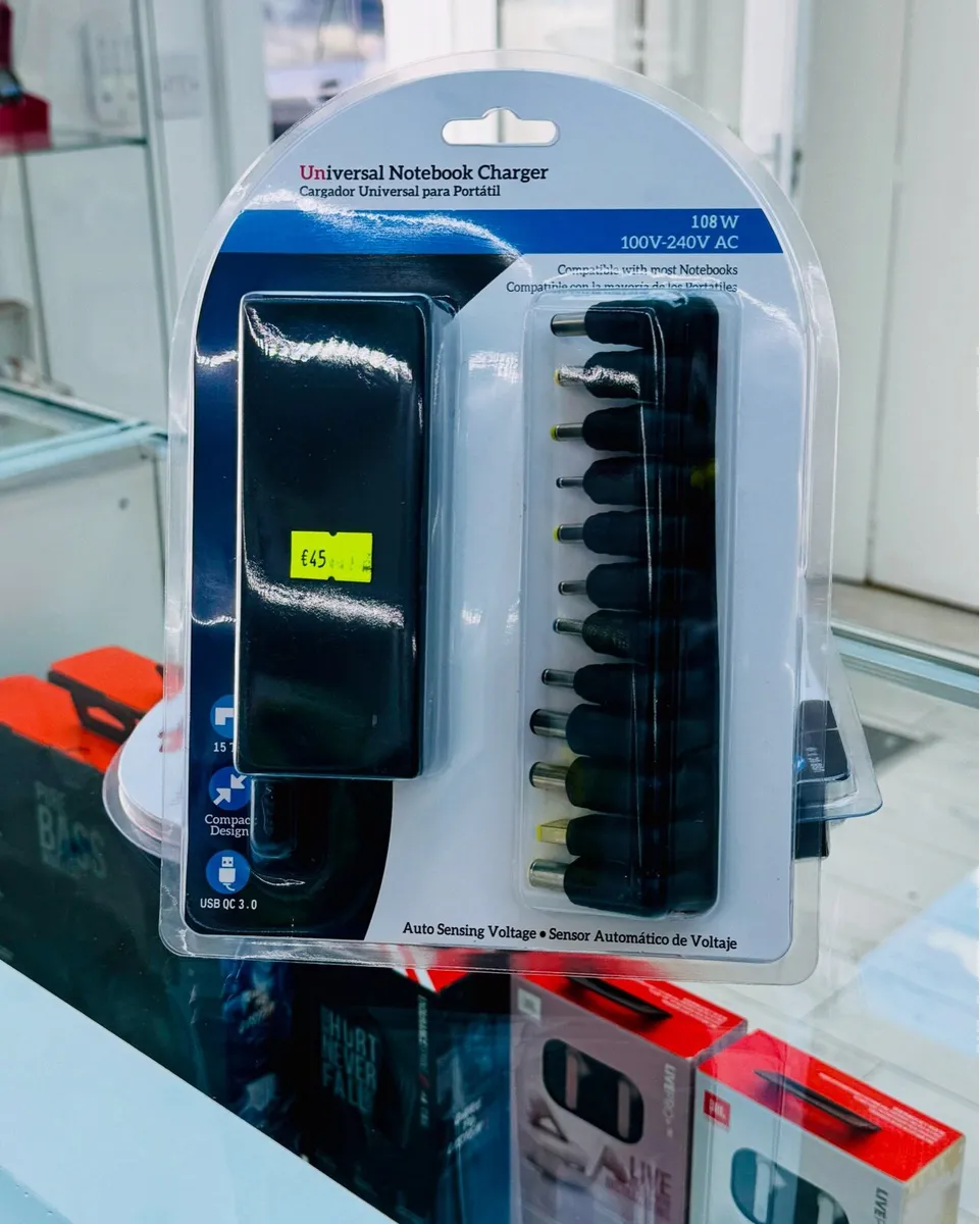 Universal lapto charger