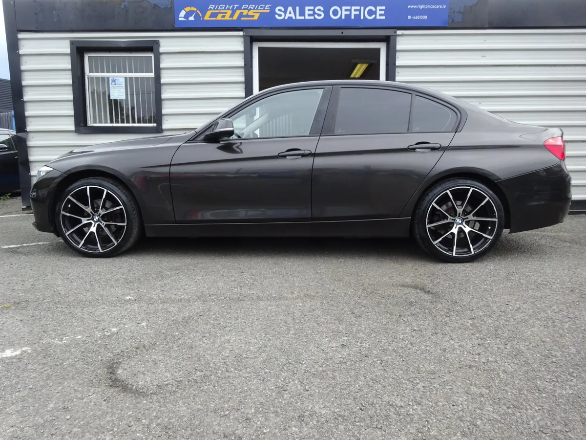 BMW 316D SE SALOON AUTOMATIC - Image 4