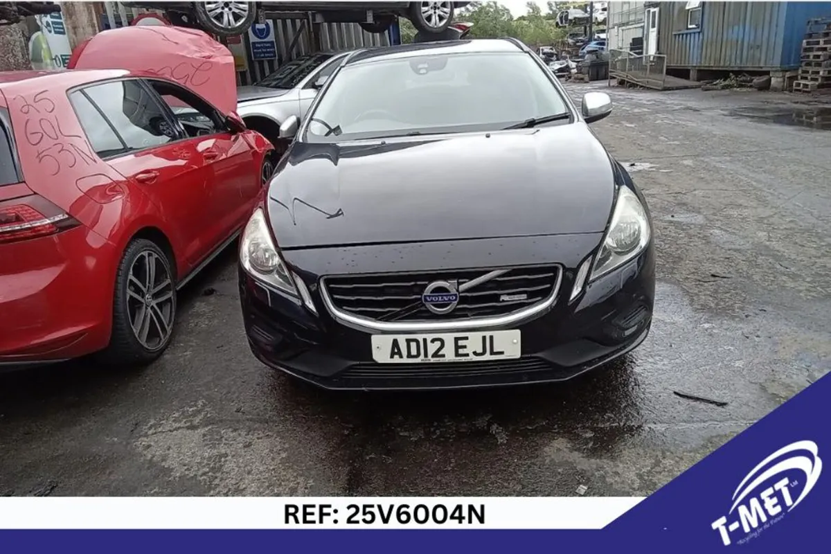 2012 VOLVO V60 BREAKING FOR PARTS - Image 2